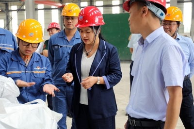 肖平調研精細化工園區(qū)基礎設施建設及企業(yè)環(huán)保問題整改等工作